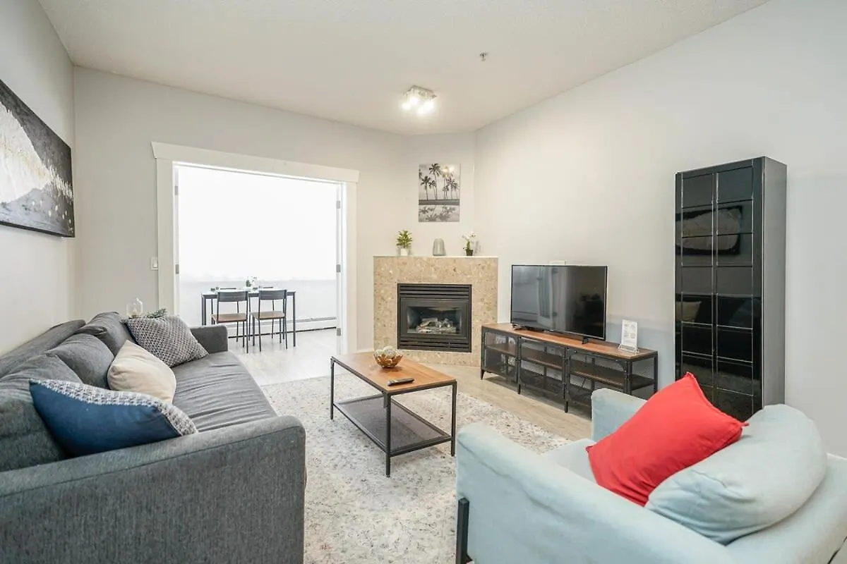 New Cozy 2 Bedrooms Condo W Parking location