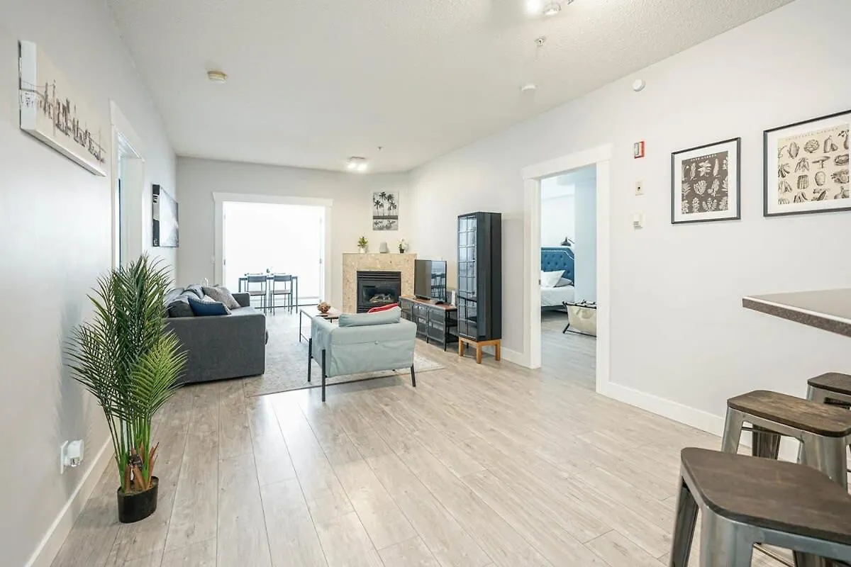 New Cozy 2 Bedrooms Condo W Parking Calgary Apartment